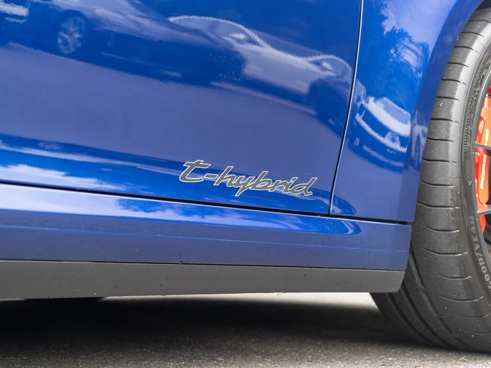 2025 Porsche 992 Carrera GTS - Image 21 of 31