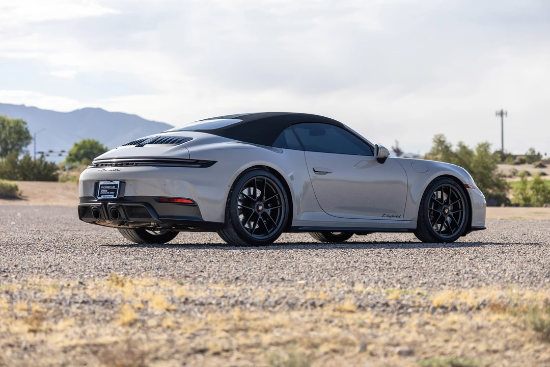 2025 Porsche 992 Carrera GTS - Image 15 of 31