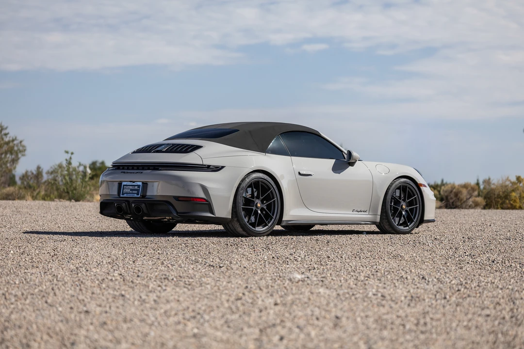 2025 Porsche 992 Carrera GTS - Image 18 of 31