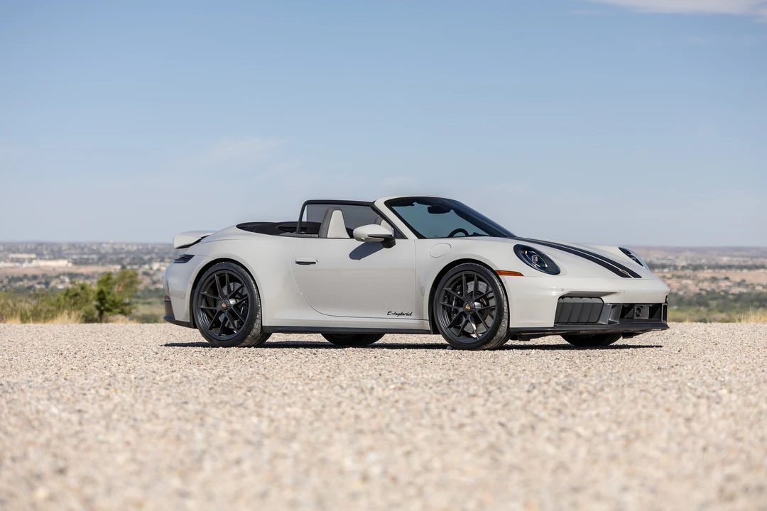 2025 Porsche 992 Carrera GTS - Image 26 of 31