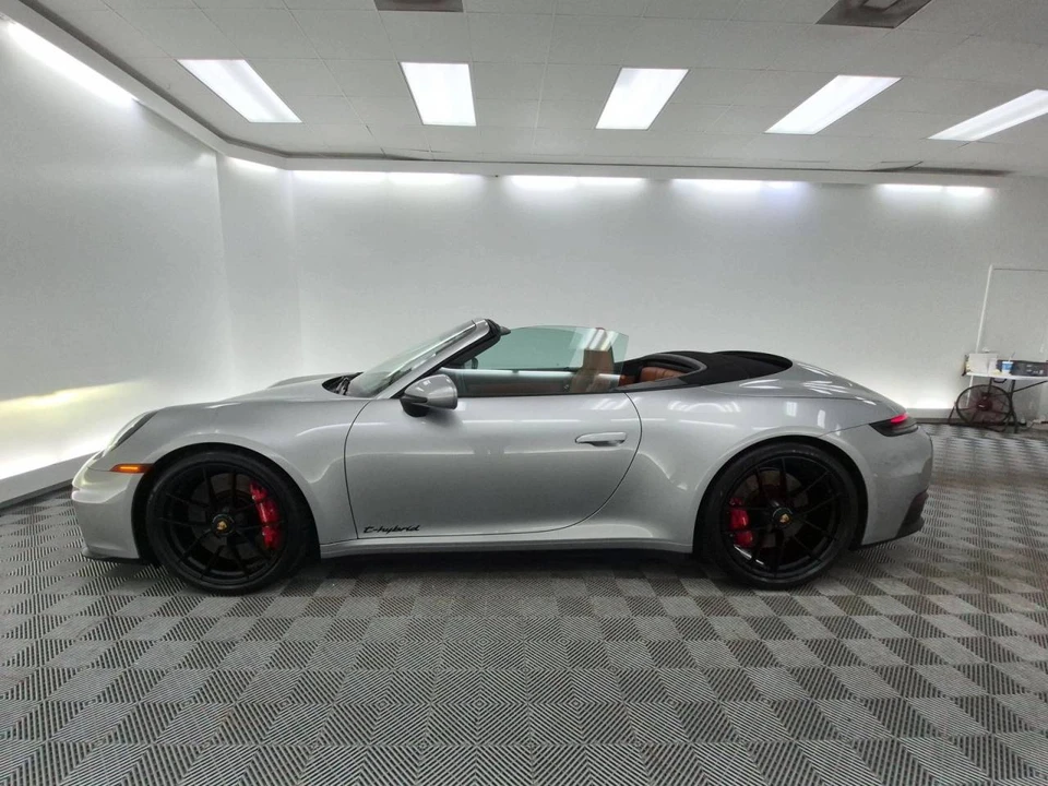 2025 Porsche 992 Carrera GTS - Image 2 of 4