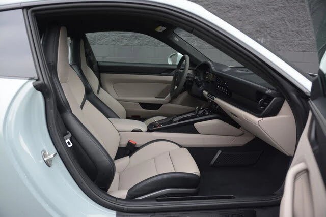 2025 Porsche 992 Carrera GTS - Image 26 of 31