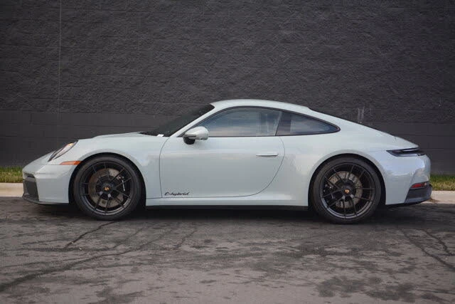 2025 Porsche 992 Carrera GTS - Image 2 of 31