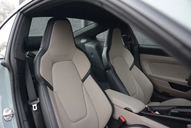 2025 Porsche 992 Carrera GTS - Image 27 of 31