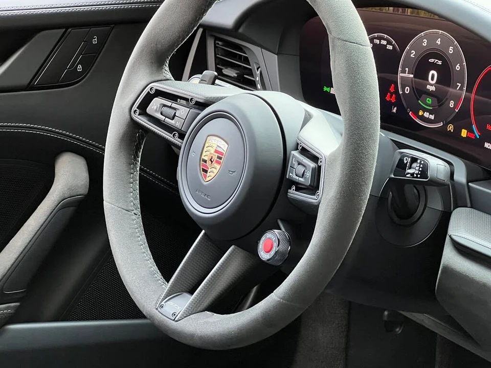 2025 Porsche 992 Carrera GTS - Image 20 of 31