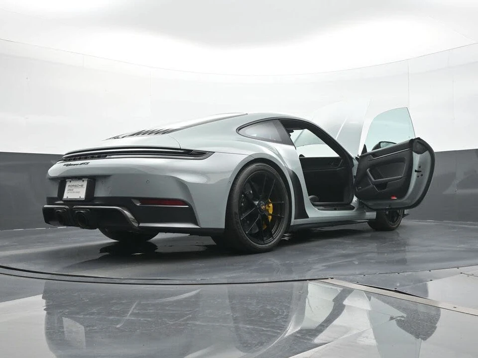 2025 Porsche 992 Carrera GTS - Image 23 of 30