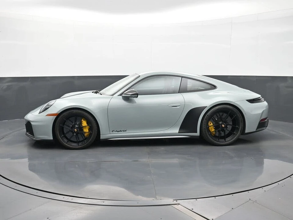 2025 Porsche 992 Carrera GTS - Image 2 of 30