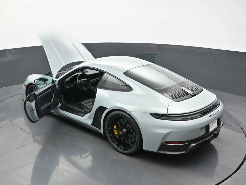 2025 Porsche 992 Carrera GTS - Image 25 of 30