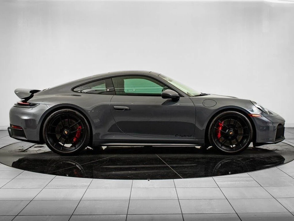 2025 Porsche 992 Carrera GTS - Image 9 of 31