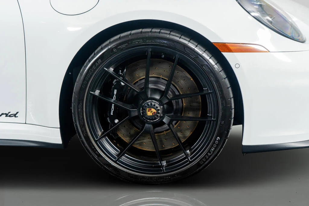 2025 Porsche 992 Carrera GTS - Image 7 of 31