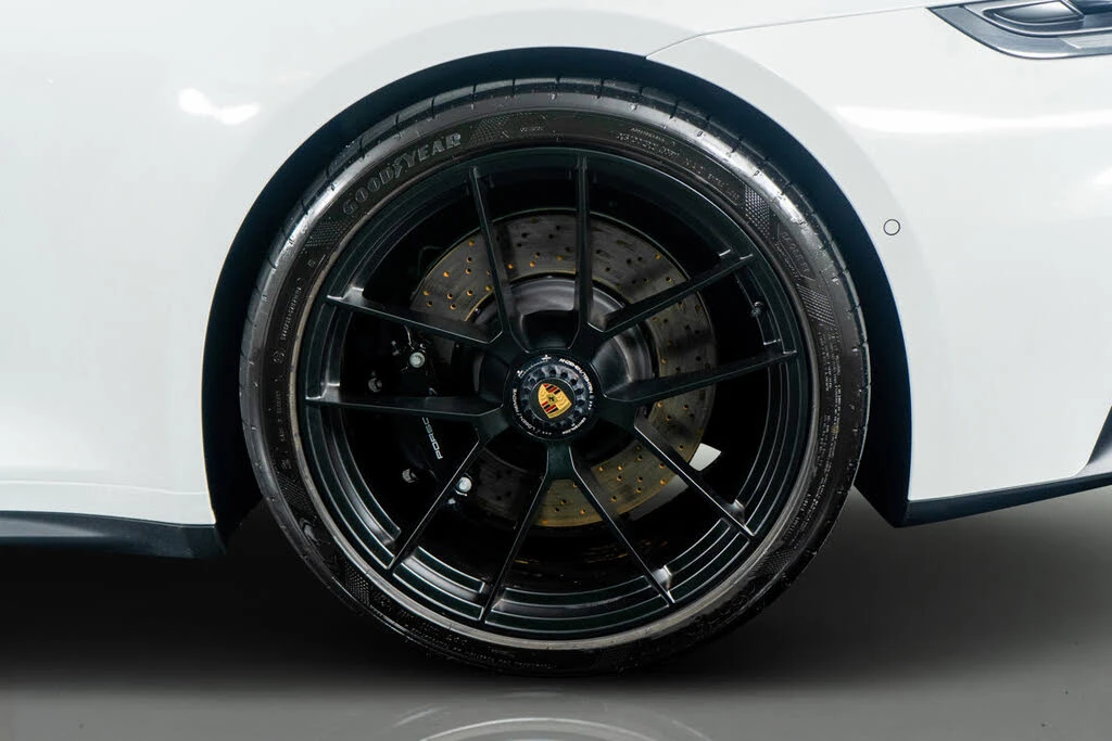 2025 Porsche 992 Carrera GTS - Image 18 of 31