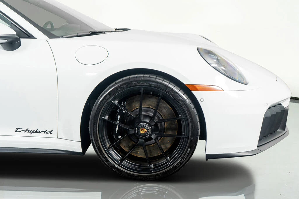 2025 Porsche 992 Carrera GTS - Image 6 of 31