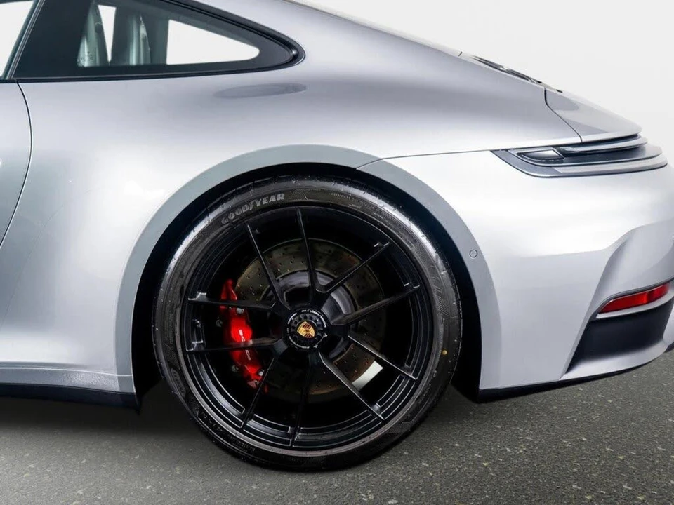 2025 Porsche 992 Carrera GTS - Image 17 of 31