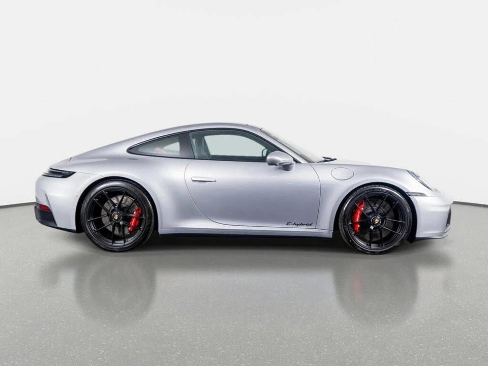 2025 Porsche 992 Carrera GTS - Image 5 of 31
