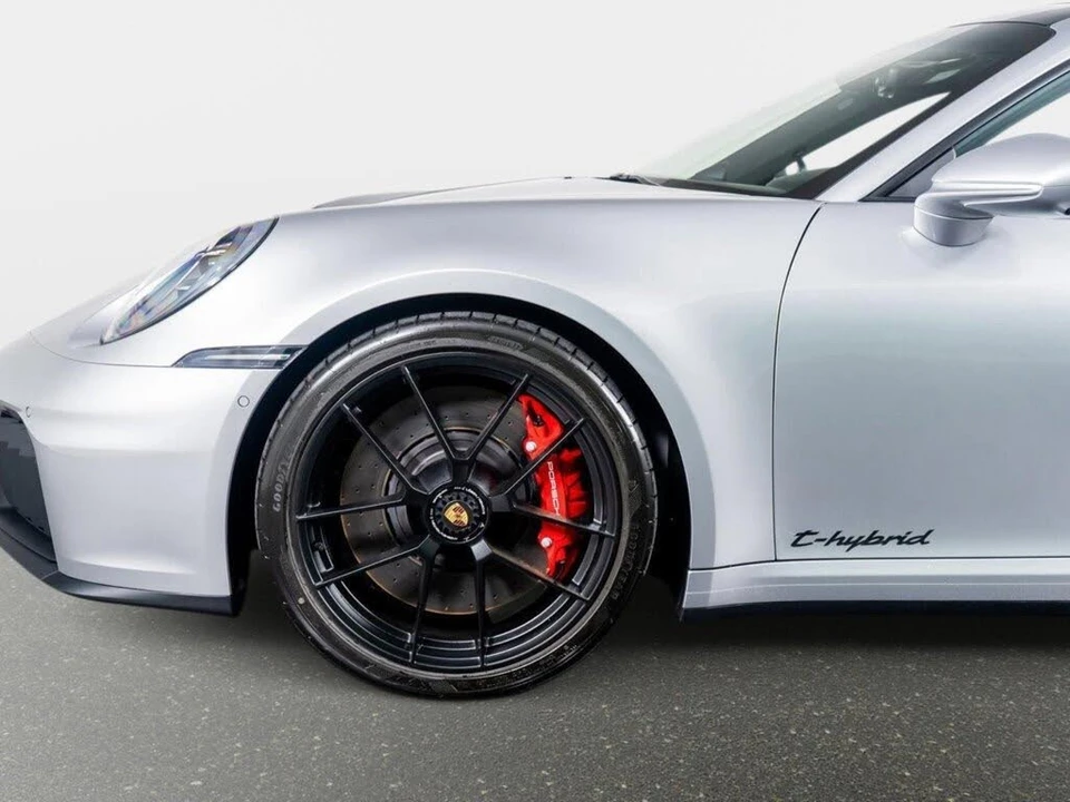 2025 Porsche 992 Carrera GTS - Image 19 of 31