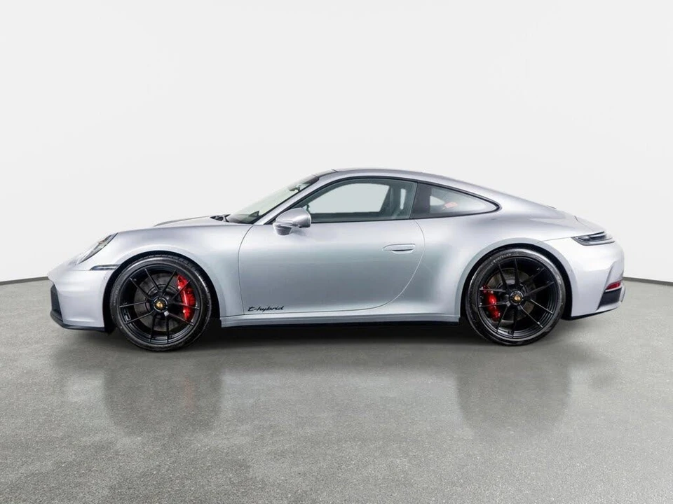 2025 Porsche 992 Carrera GTS - Image 16 of 31