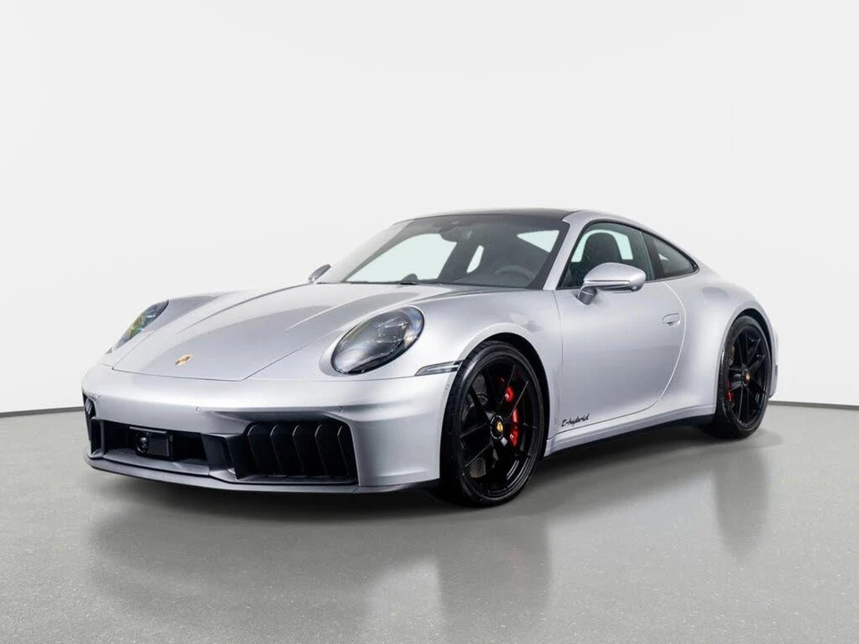 2025 Porsche 992 Carrera GTS - Image 21 of 31