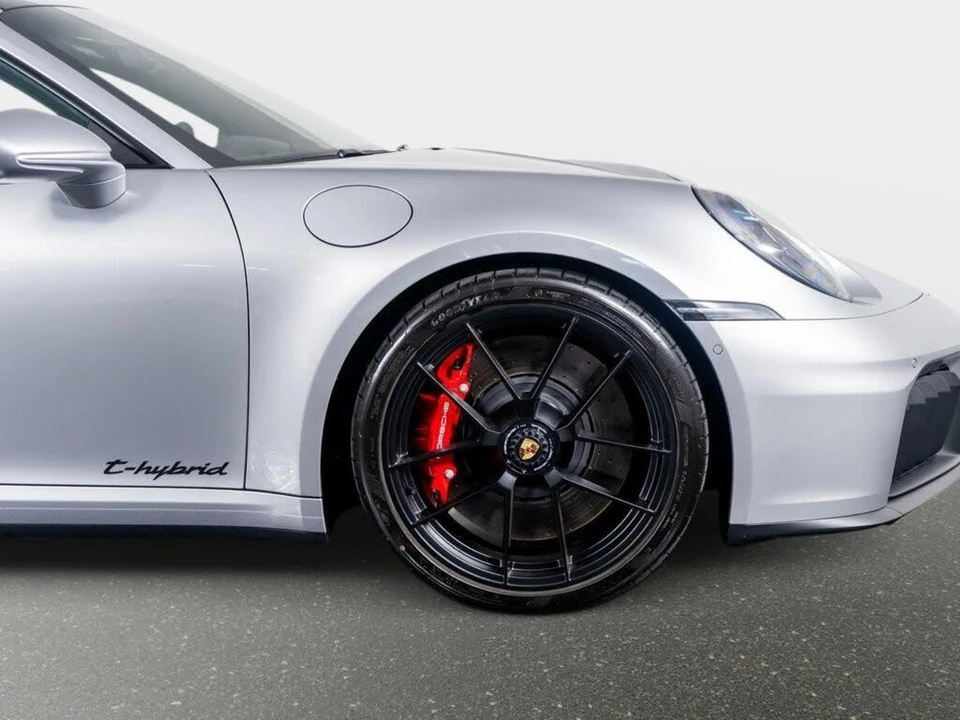2025 Porsche 992 Carrera GTS - Image 6 of 31