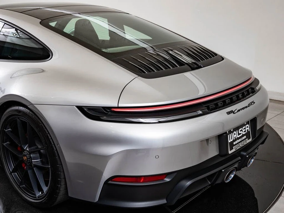 2025 Porsche 992 Carrera GTS - Image 19 of 31