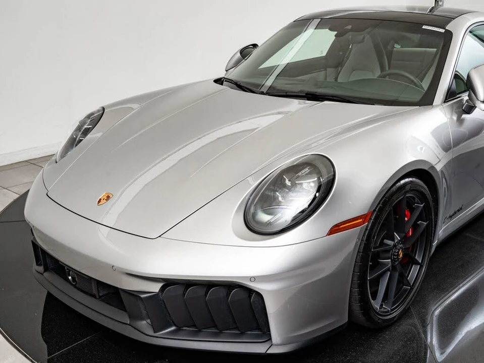 2025 Porsche 992 Carrera GTS - Image 14 of 31