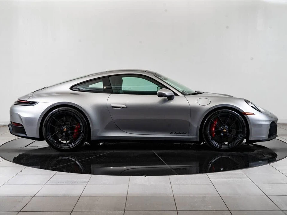 2025 Porsche 992 Carrera GTS - Image 9 of 31