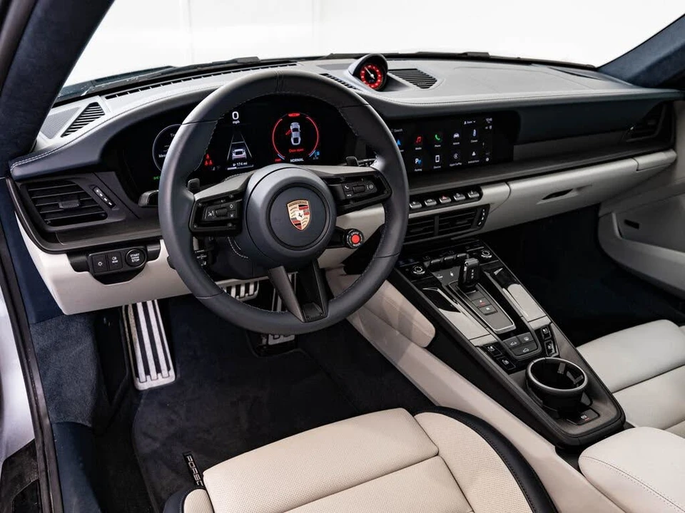 2025 Porsche 992 Carrera GTS - Image 4 of 31