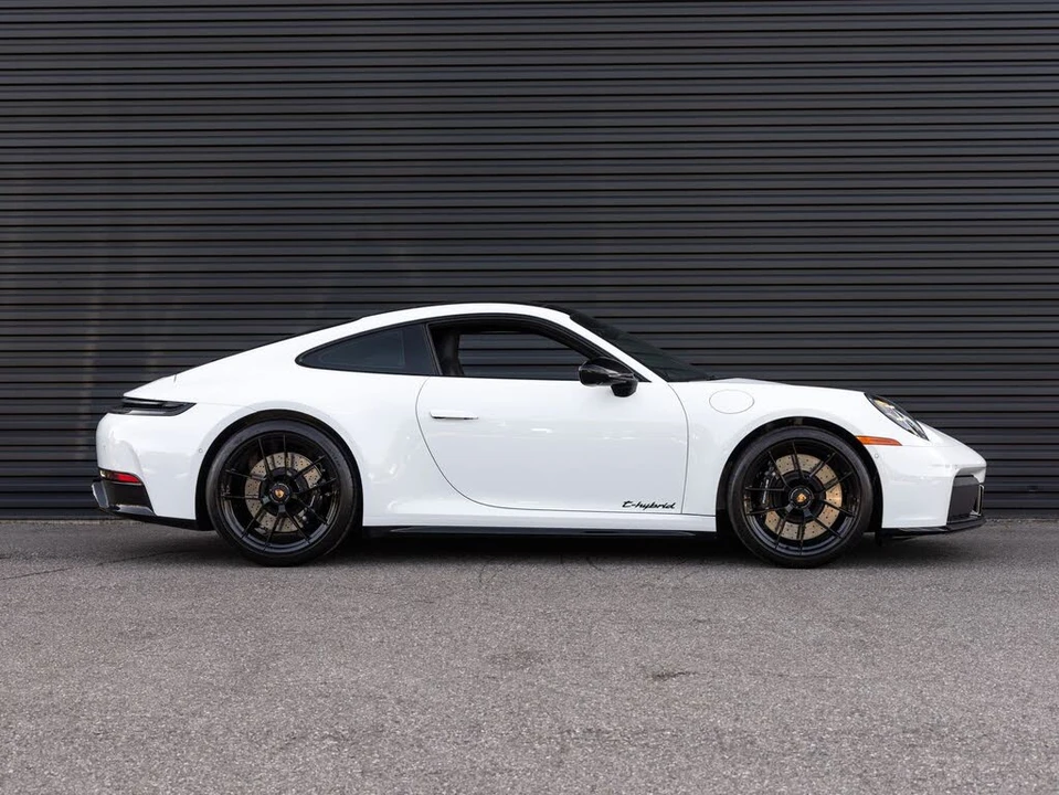 2025 Porsche 992 Carrera GTS - Image 8 of 31