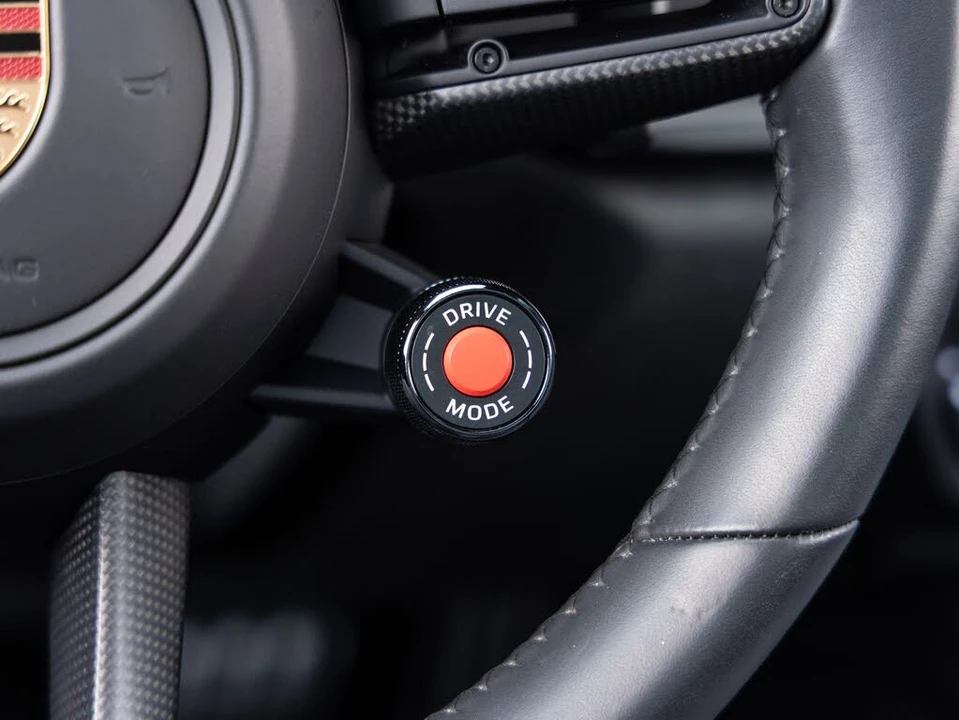 2025 Porsche 992 Carrera GTS - Image 15 of 31