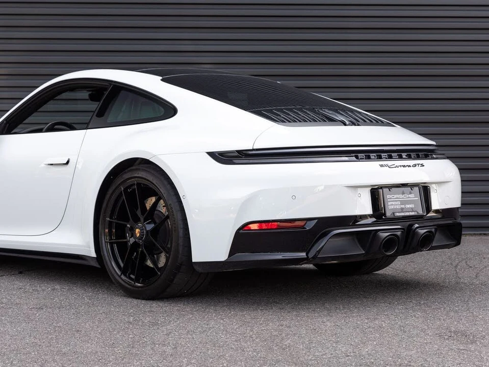 2025 Porsche 992 Carrera GTS - Image 11 of 31