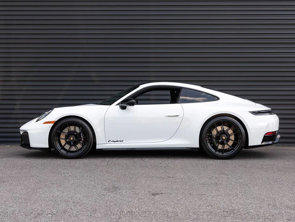 2025 Porsche 992 Carrera GTS - Image 2 of 31