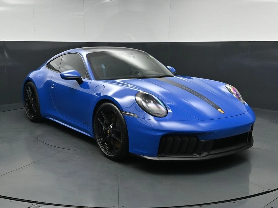2025 Porsche 992 Carrera GTS - Image 13 of 31