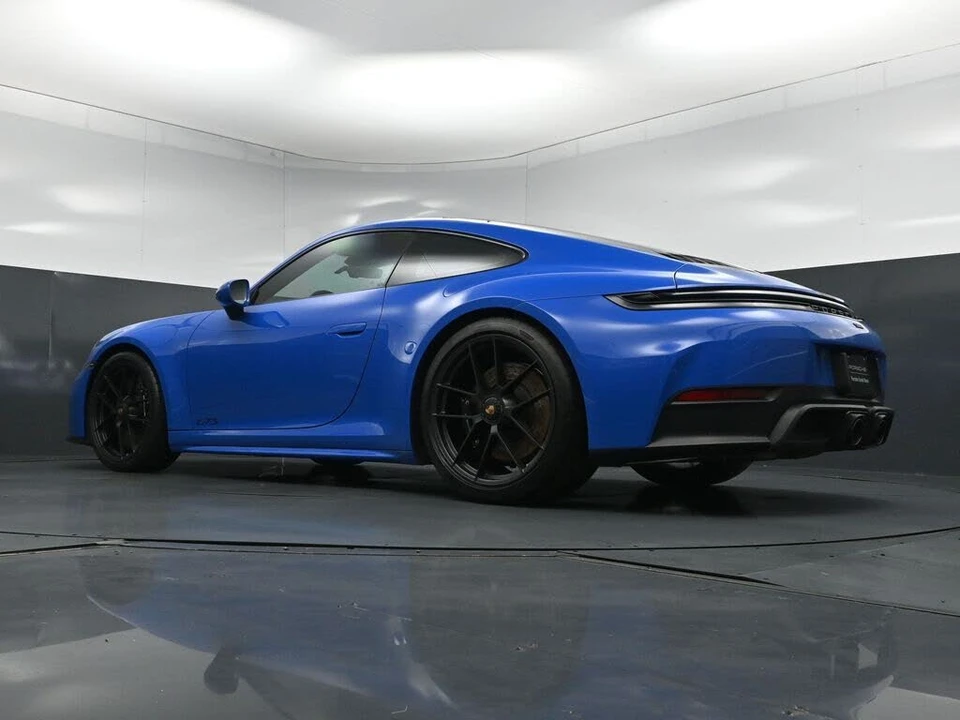2025 Porsche 992 Carrera GTS - Image 25 of 31