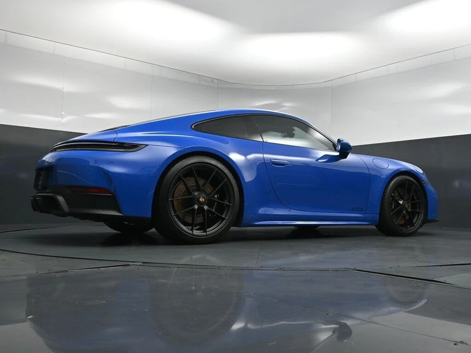2025 Porsche 992 Carrera GTS - Image 27 of 31