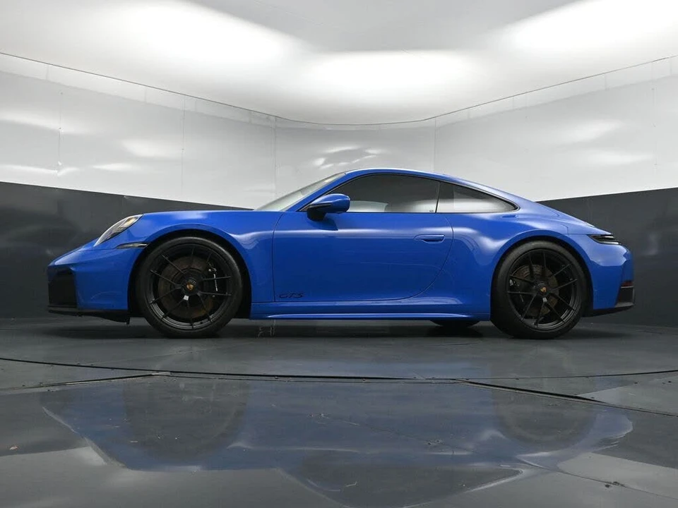 2025 Porsche 992 Carrera GTS - Image 24 of 31
