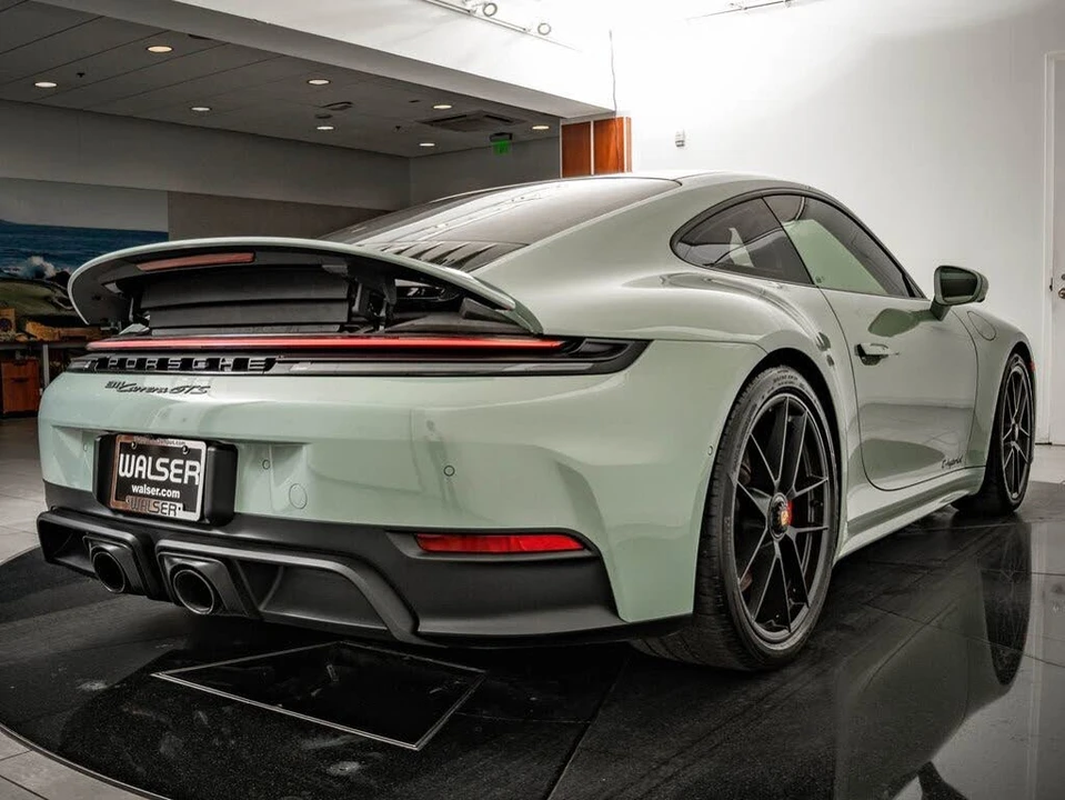 2025 Porsche 992 Carrera GTS - Image 21 of 31