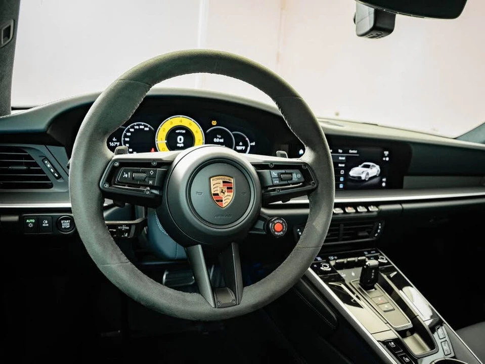 2025 Porsche 992 Carrera GTS - Image 4 of 31