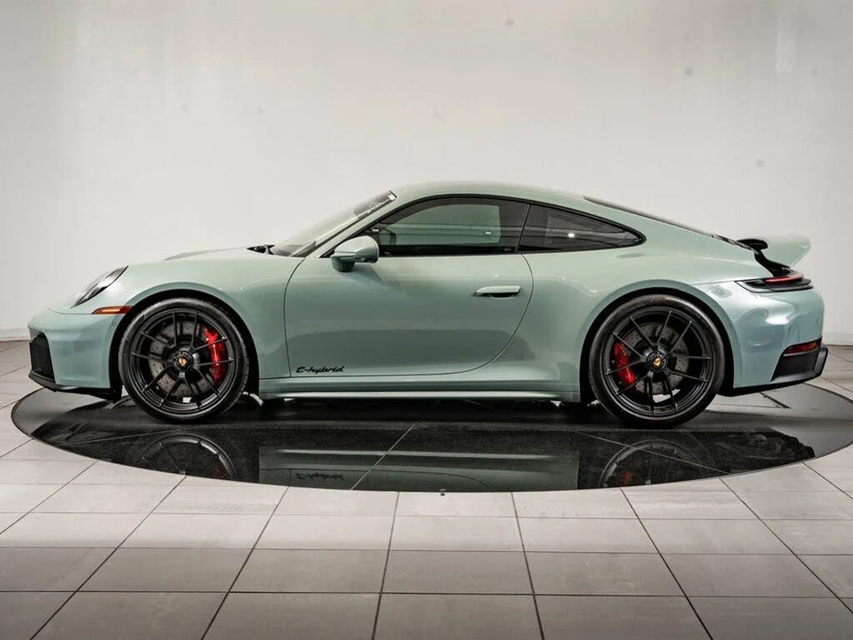 2025 Porsche 992 Carrera GTS - Image 2 of 31
