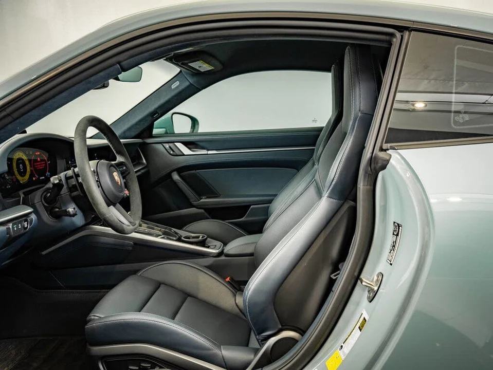 2025 Porsche 992 Carrera GTS - Image 5 of 31