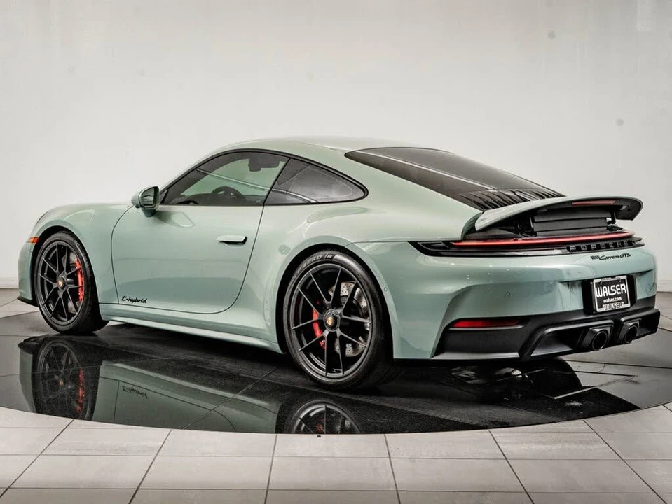 2025 Porsche 992 Carrera GTS - Image 3 of 31
