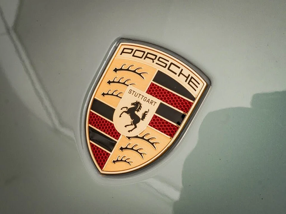 2025 Porsche 992 Carrera GTS - Image 17 of 31