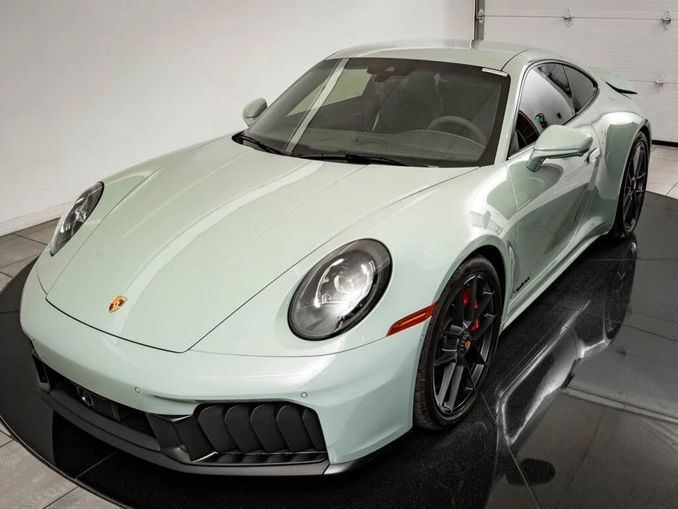 2025 Porsche 992 Carrera GTS - Image 18 of 31