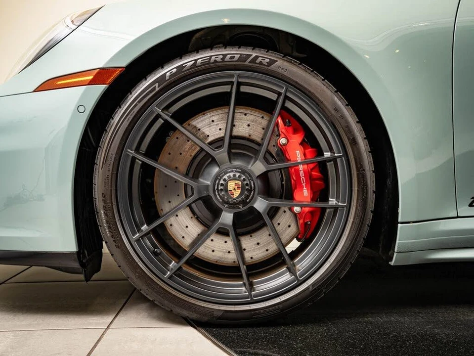 2025 Porsche 992 Carrera GTS - Image 12 of 31
