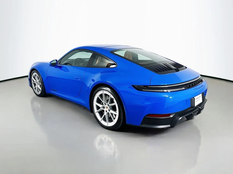 2025 Porsche 992 Carrera GTS - Image 3 of 31