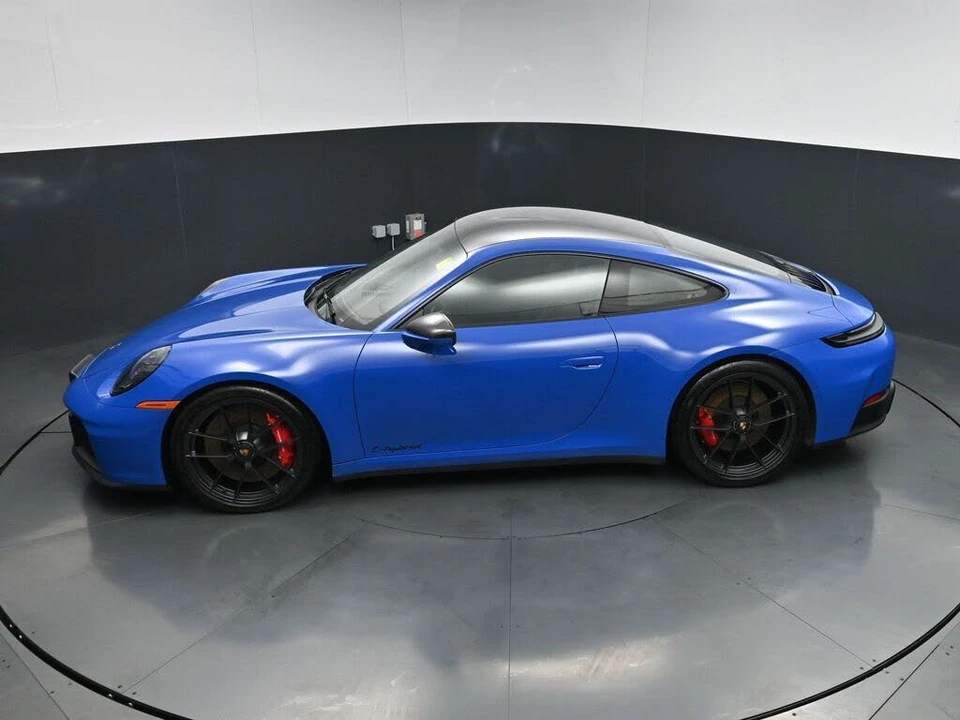 2025 Porsche 992 Carrera GTS - Image 15 of 31