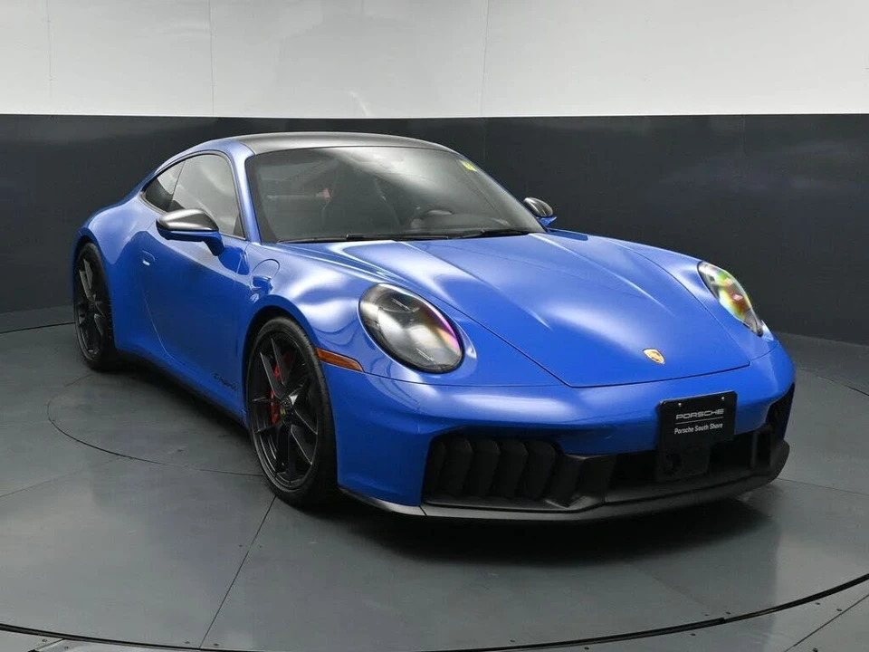 2025 Porsche 992 Carrera GTS - Image 12 of 31
