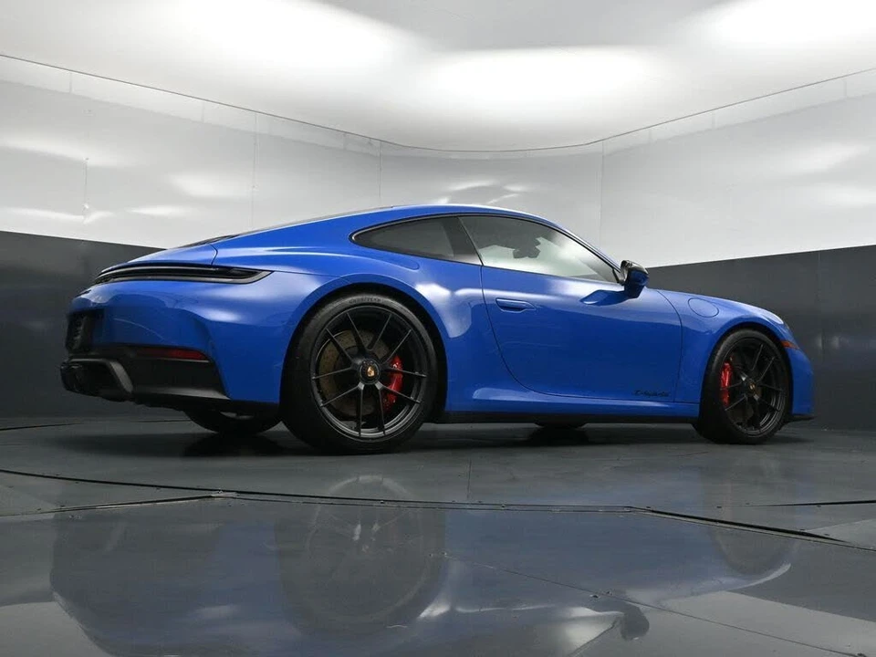 2025 Porsche 992 Carrera GTS - Image 26 of 31