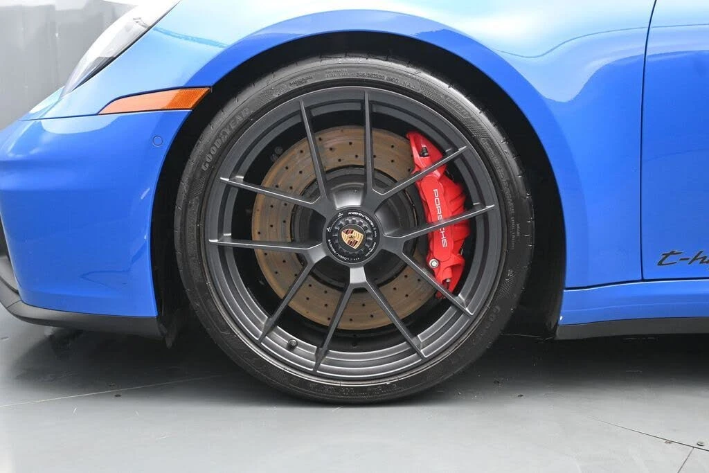 2025 Porsche 992 Carrera GTS - Image 7 of 31