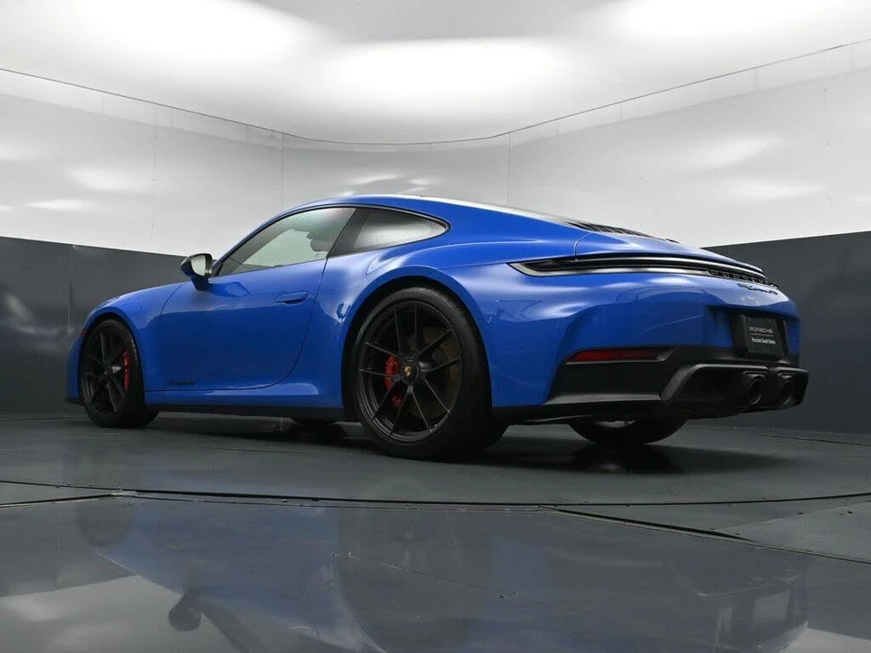 2025 Porsche 992 Carrera GTS - Image 24 of 31