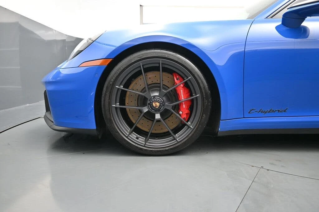 2025 Porsche 992 Carrera GTS - Image 8 of 31