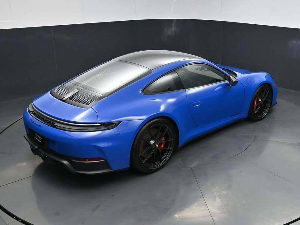 2025 Porsche 992 Carrera GTS - Image 18 of 31